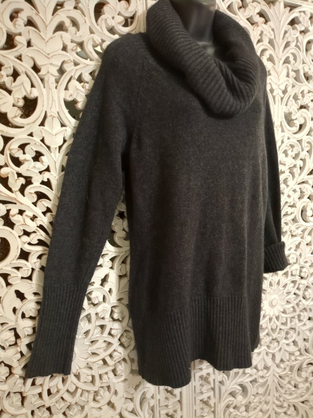 L โโ๐ฌ Long Sleeve Cowl Neck Grey Sweater - Picture 2 of 14